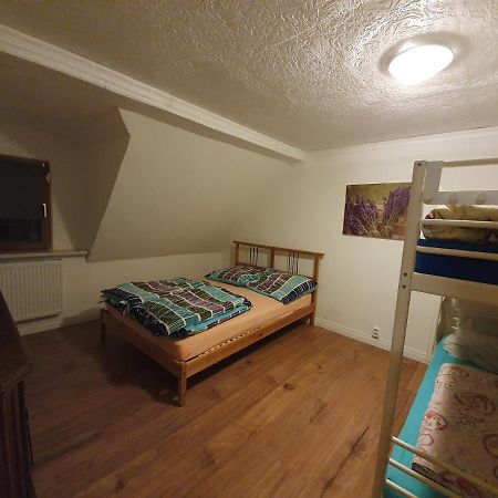 Dachgeschosswohnung In Neumuenster 2 Zimmer 외부 사진