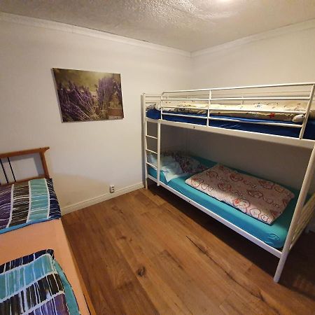 Dachgeschosswohnung In Neumuenster 2 Zimmer 외부 사진