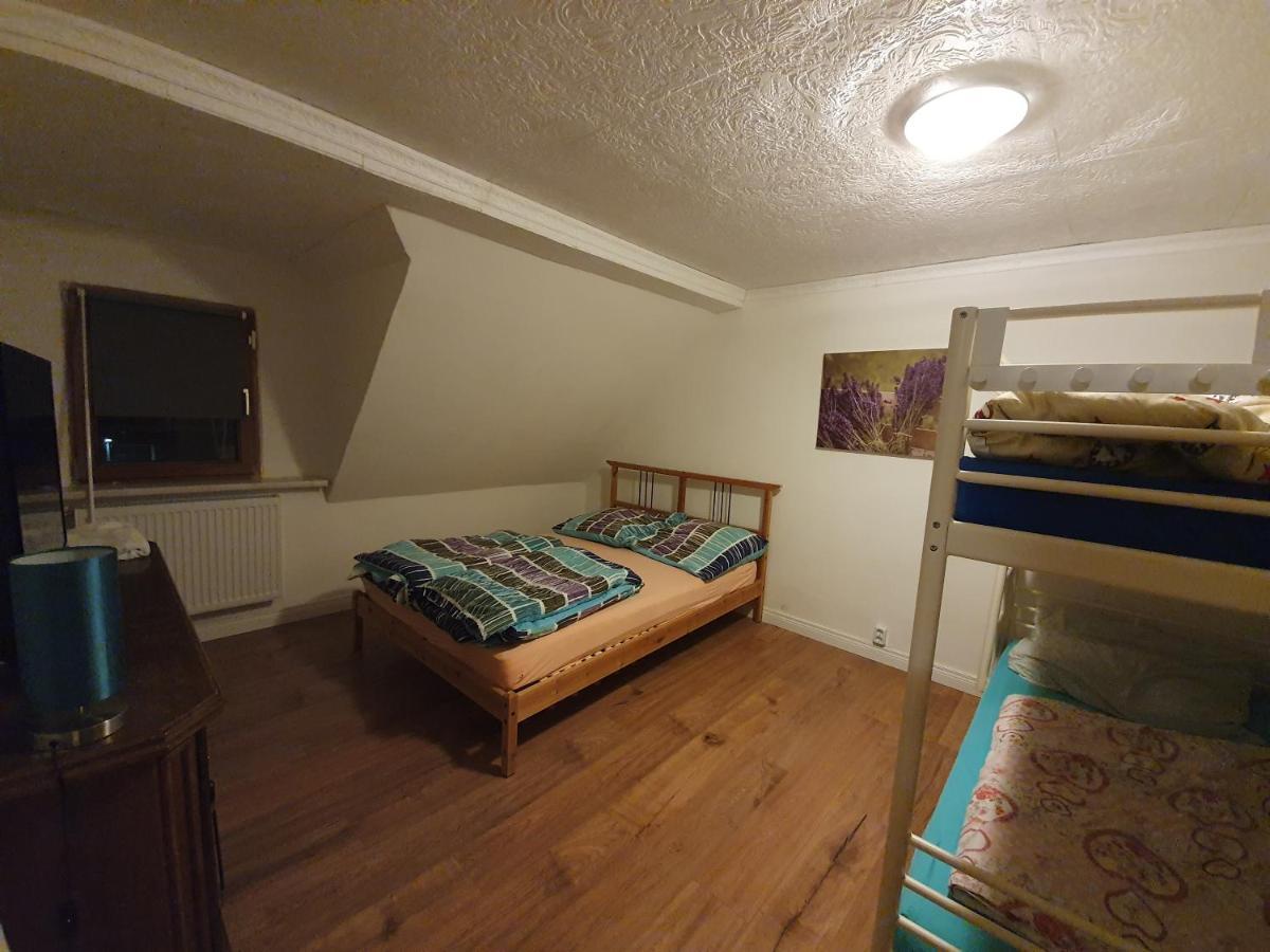 Dachgeschosswohnung In Neumuenster 2 Zimmer 외부 사진